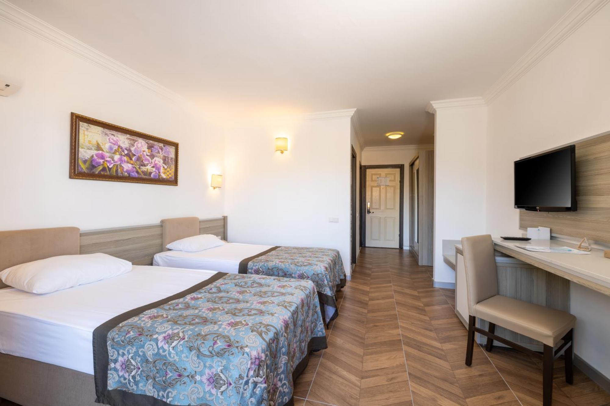 Crystal Aura Beach Resort & Spa Kemer Exterior photo