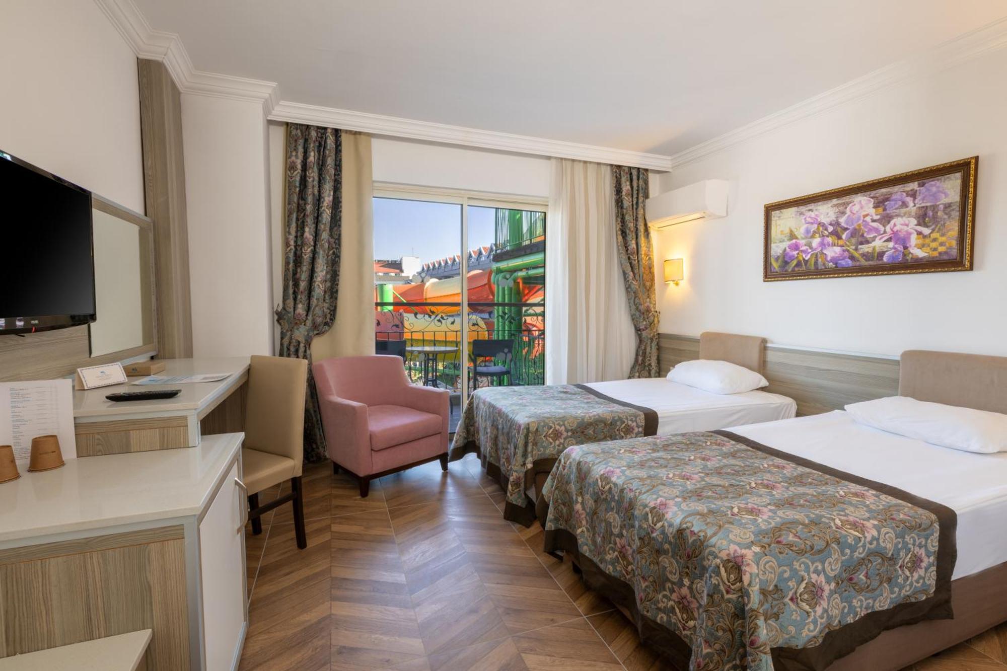 Crystal Aura Beach Resort & Spa Kemer Exterior photo