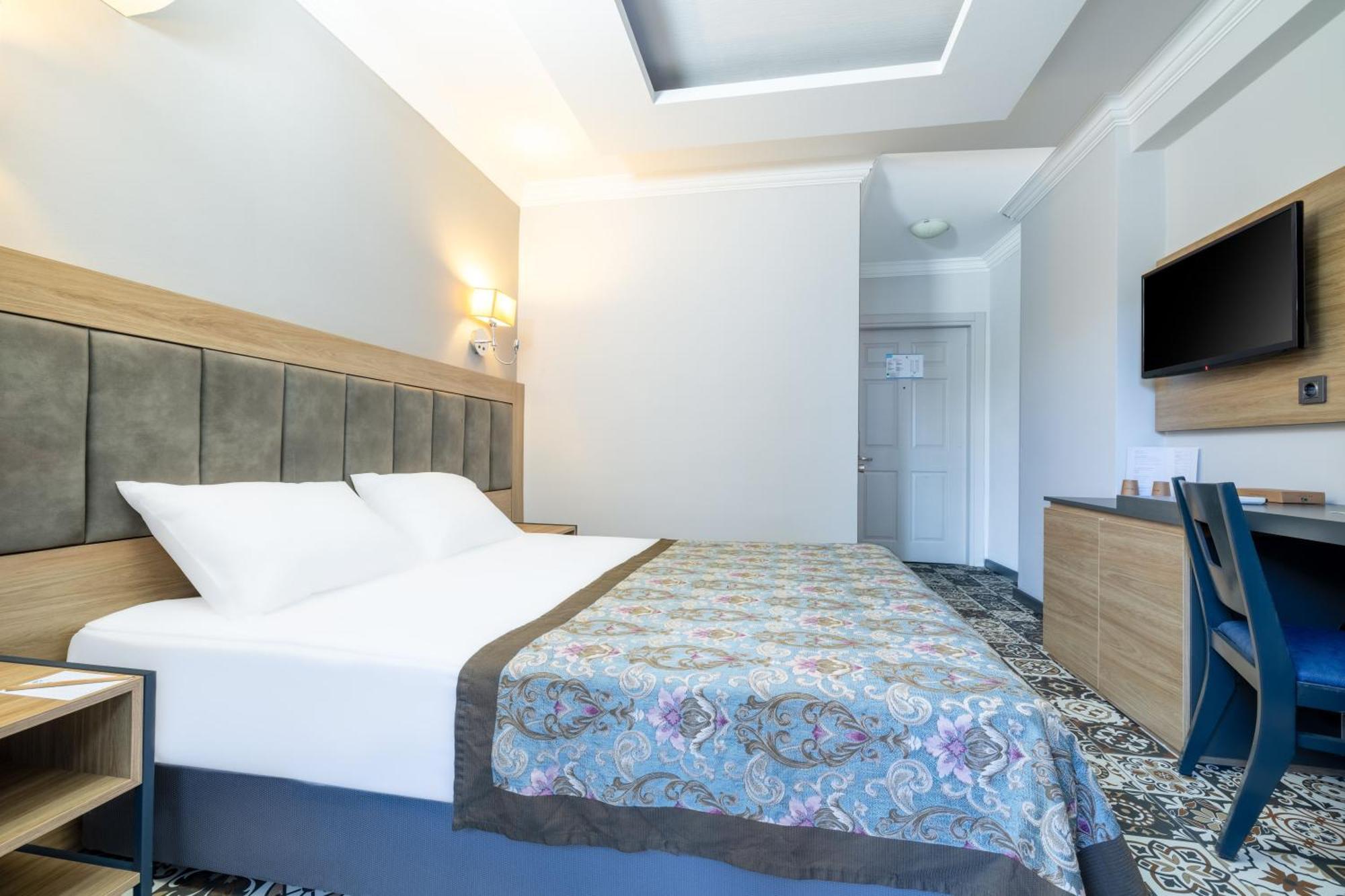 Crystal Aura Beach Resort & Spa Kemer Exterior photo