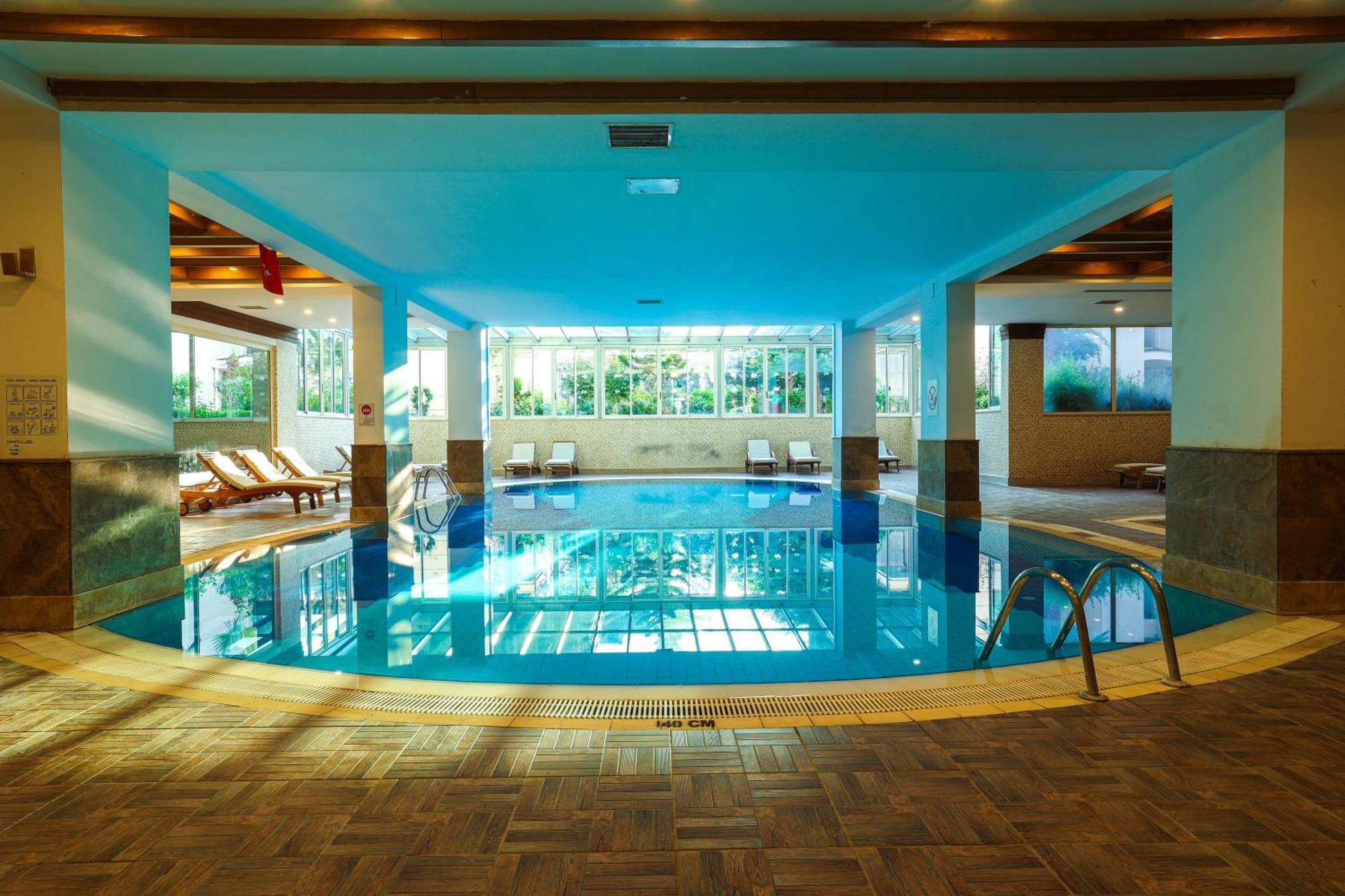 Crystal Aura Beach Resort & Spa Kemer Exterior photo