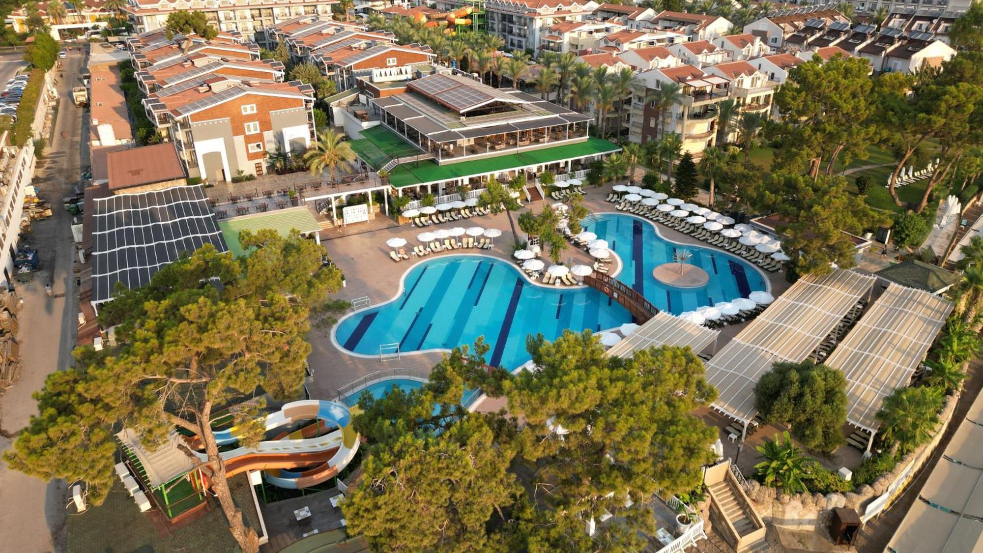 Crystal Aura Beach Resort & Spa Kemer Exterior photo